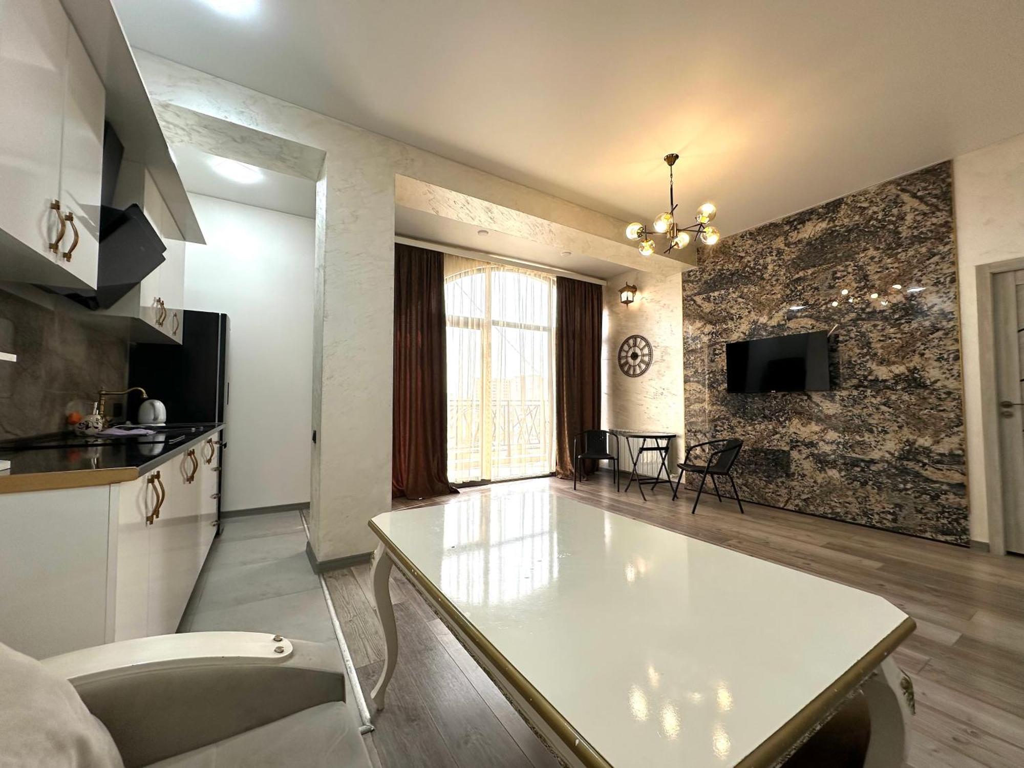 New Apartment In Downtown Yerevan Exterior photo